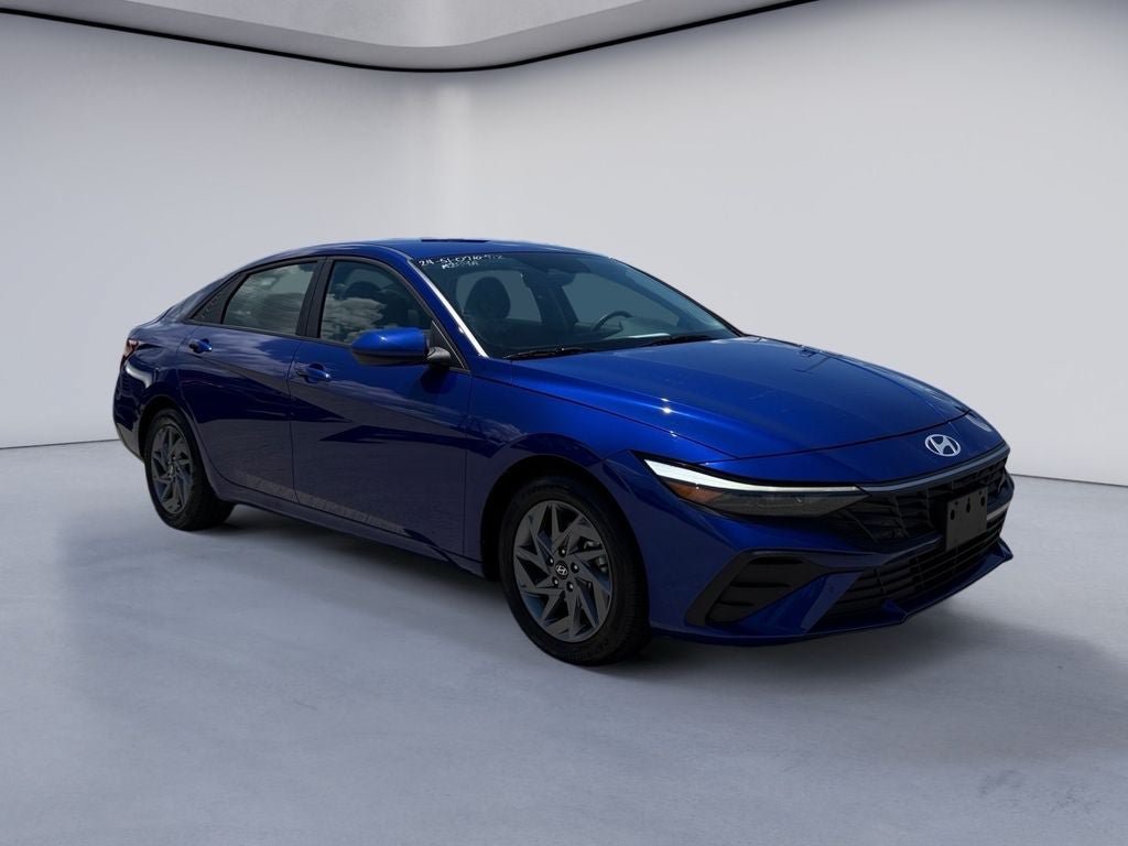 Used 2024 Hyundai Elantra SEL FWD image 7