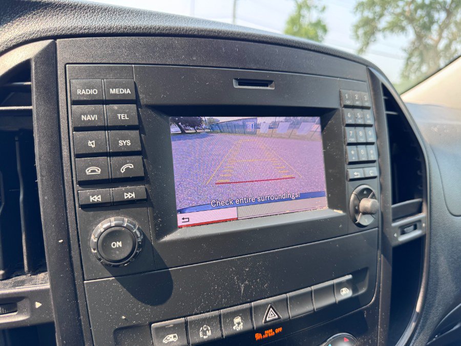 Used 2018 Mercedes-Benz Metris Passenger image 16