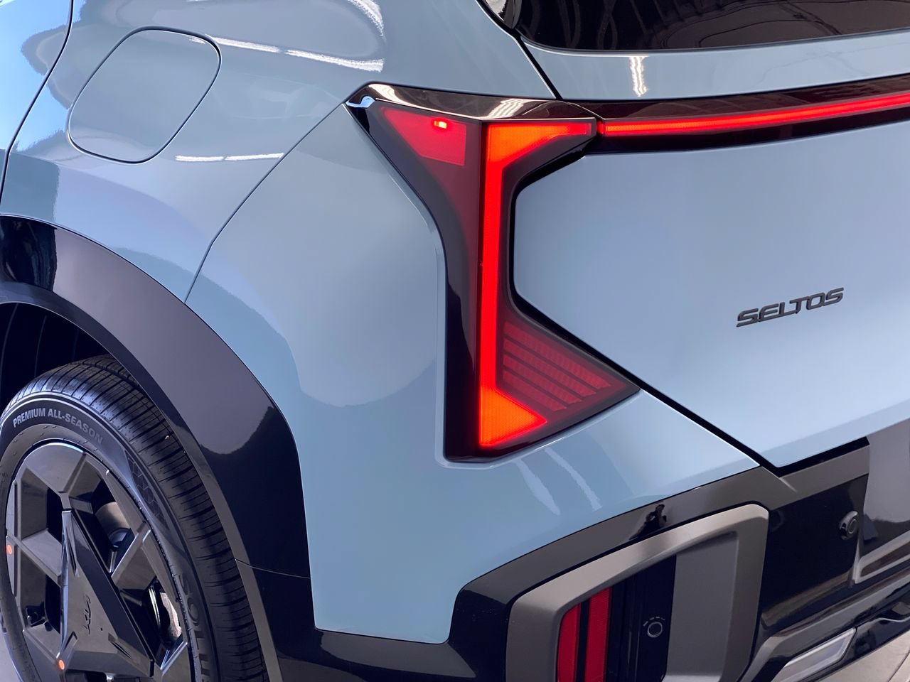 New 2027 Kia Seltos X-Line S w/ X-Line S Premium Package AWD/4WD image 9