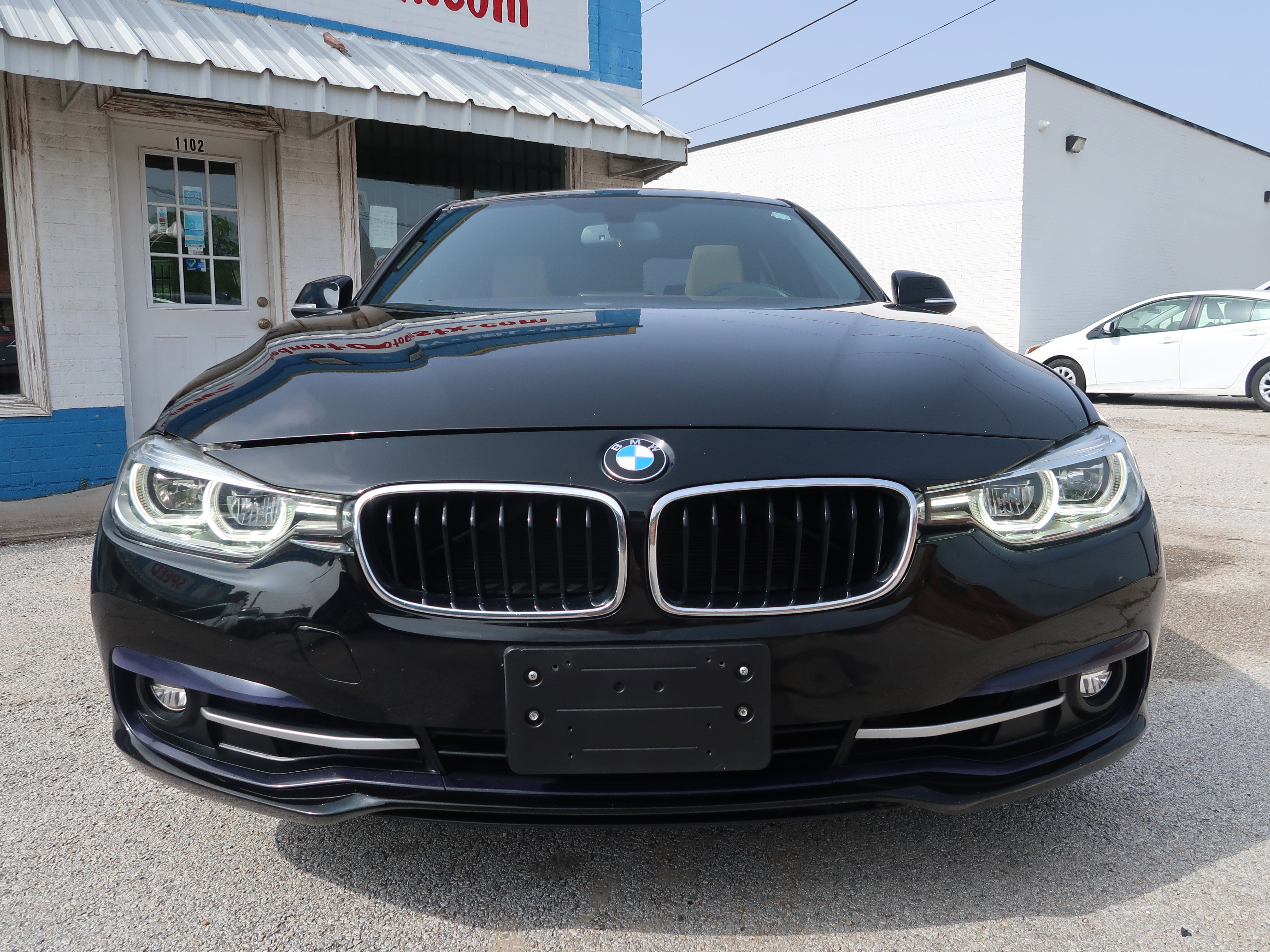 Used 2018 BMW 330i Sedan w/ Convenience Package RWD image 9