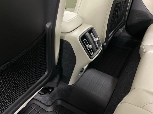 New 2026 Volvo XC40 B5 Ultra w/ Protection Package Premier image 25