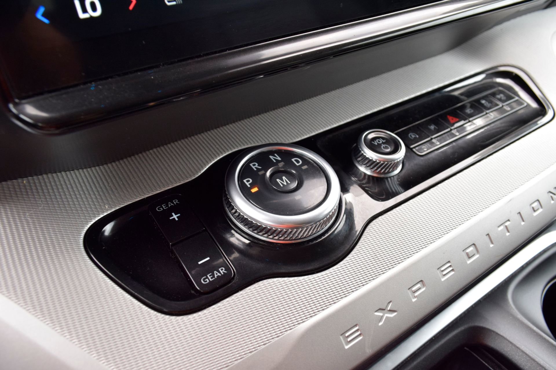 Certified 2025 Ford Expedition Active image 14
