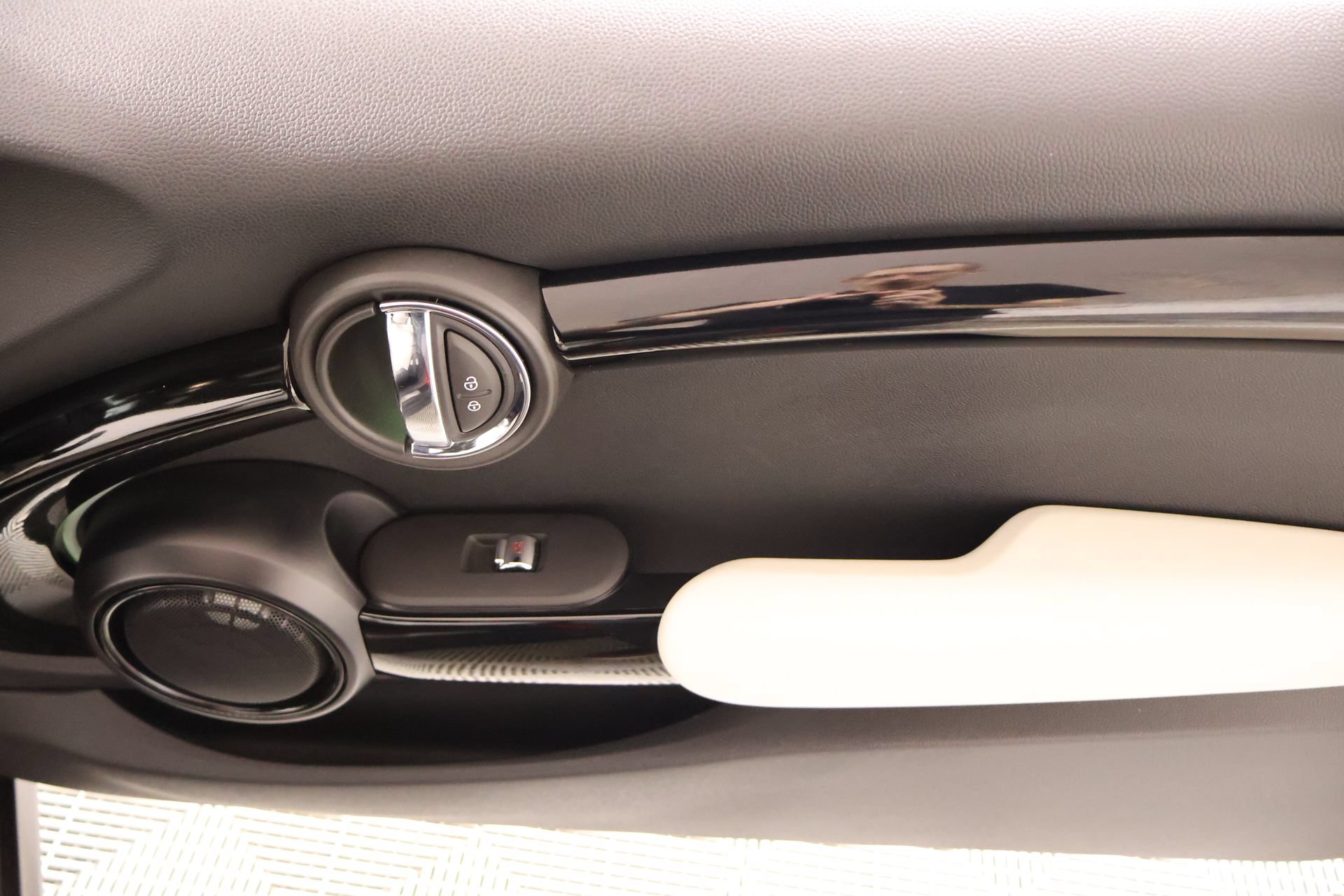 Used 2022 MINI Cooper SE FWD image 17