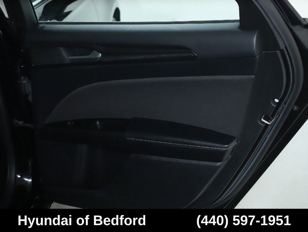 Used 2018 Ford Fusion SE w/ Equipment Group 201A FWD image 31