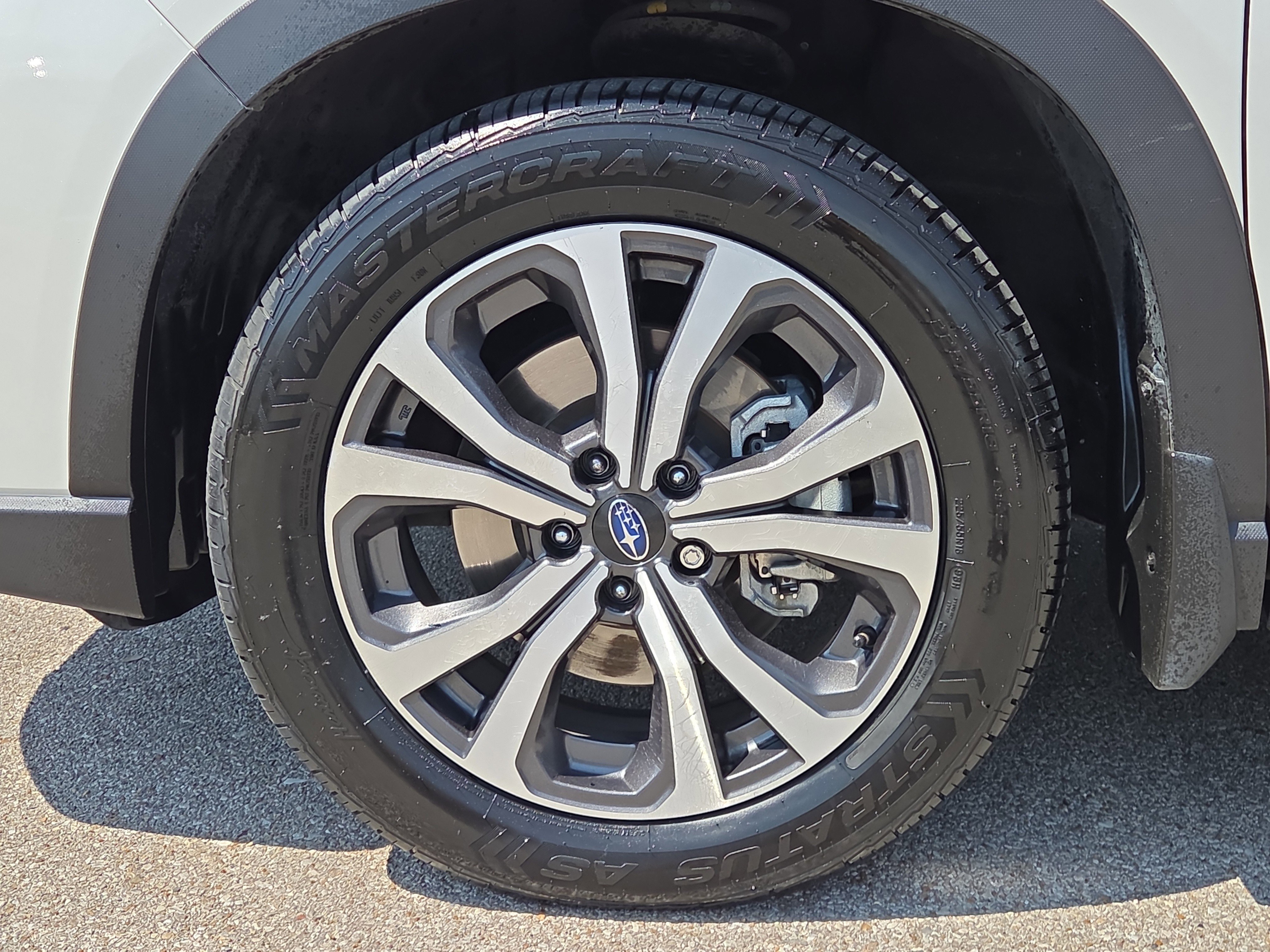 Used 2020 Subaru Forester Limited w/ Popular Package #3 image 9