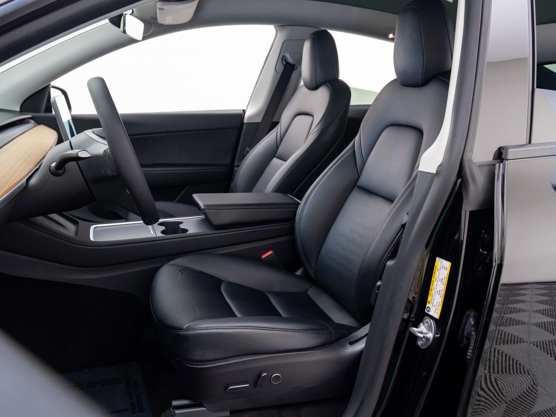 Used 2022 Tesla Model Y Performance image 14