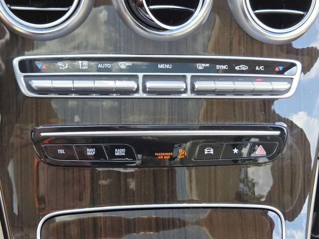 Used 2020 Mercedes-Benz GLC 300 4MATIC image 5