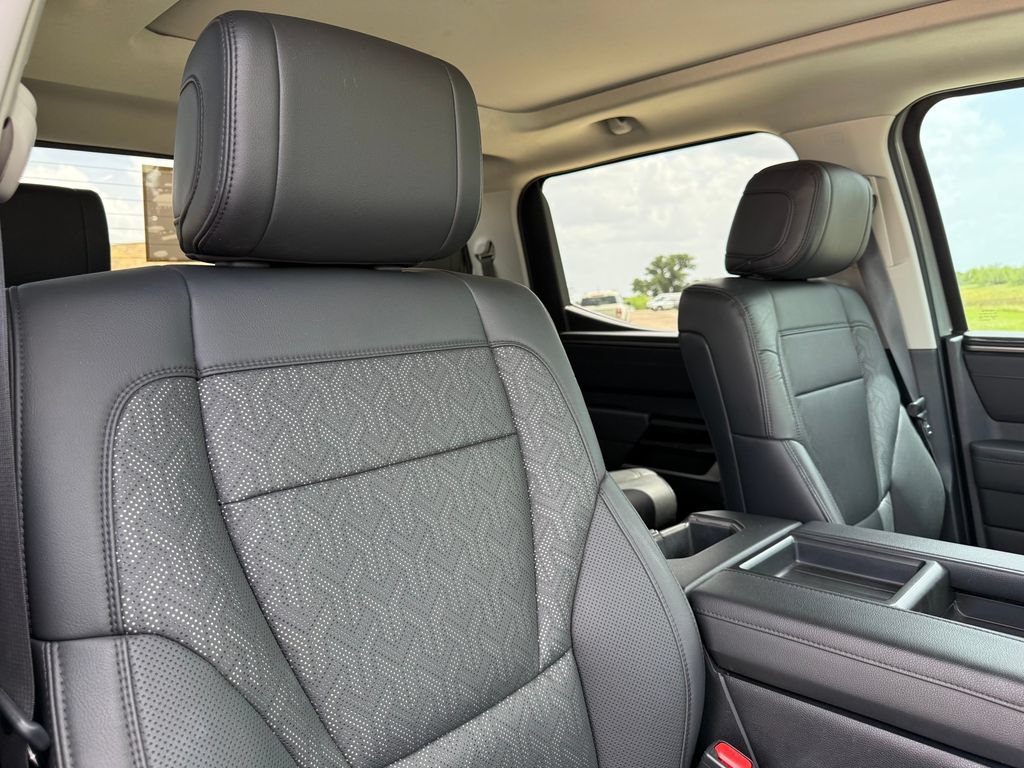 Used 2024 Toyota Tundra Limited AWD/4WD image 28