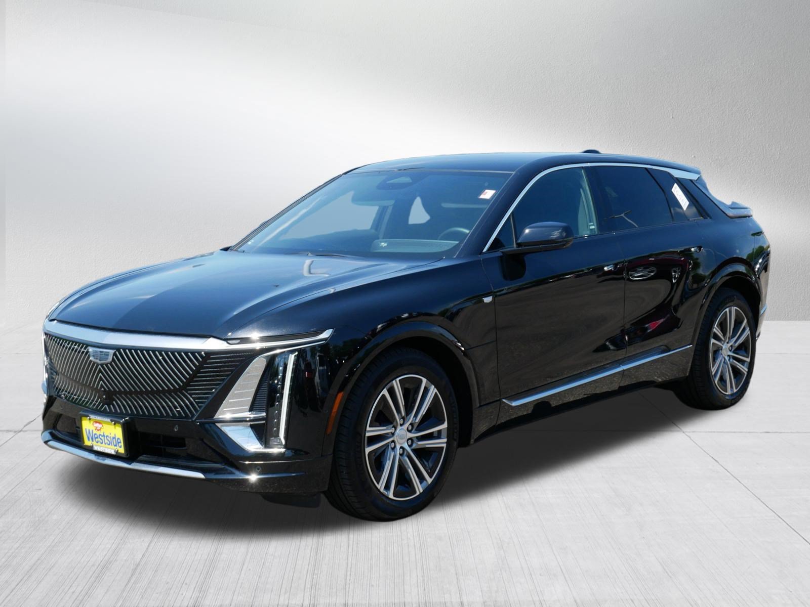 Used 2024 Cadillac Lyriq Luxury AWD/4WD image 3