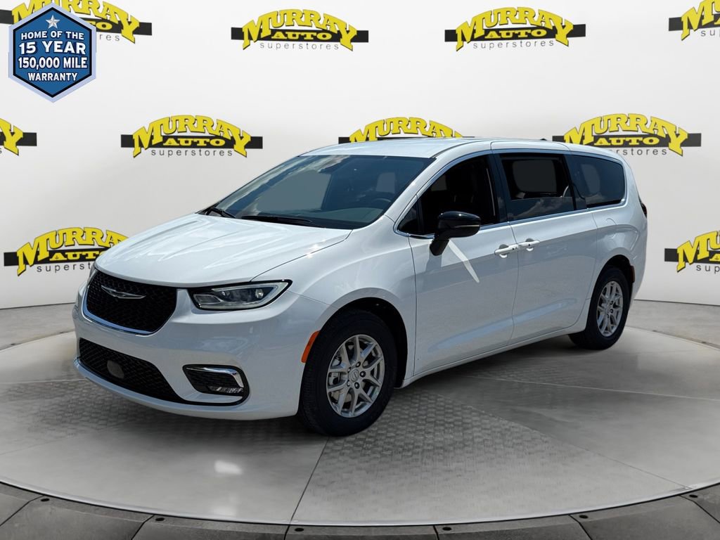 New 2026 Chrysler Pacifica Select image 1