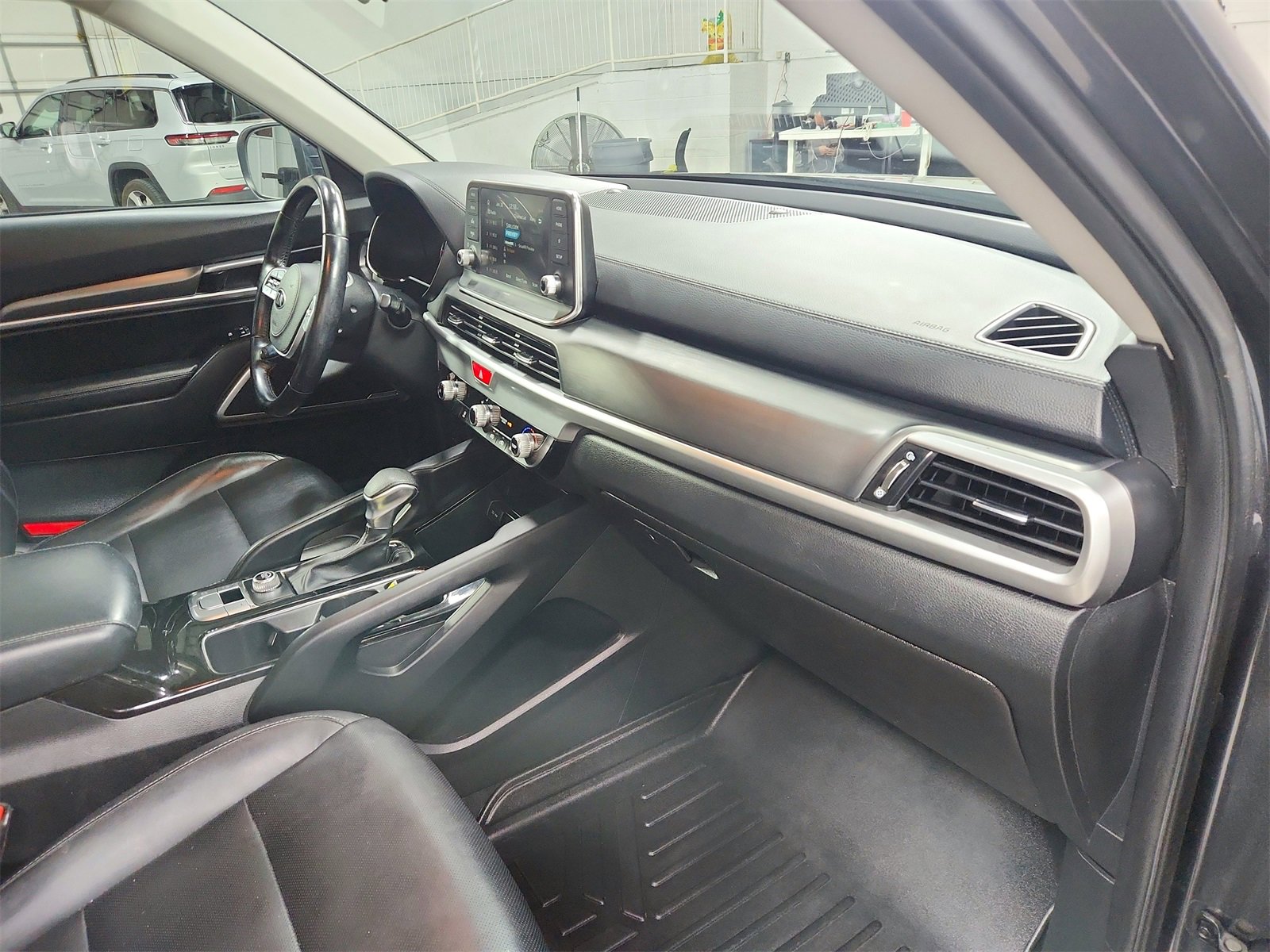 Used 2021 Kia Telluride LX image 33