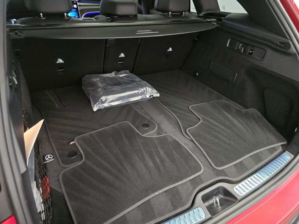 New 2025 Mercedes-Benz GLC 63 AMG S image 18