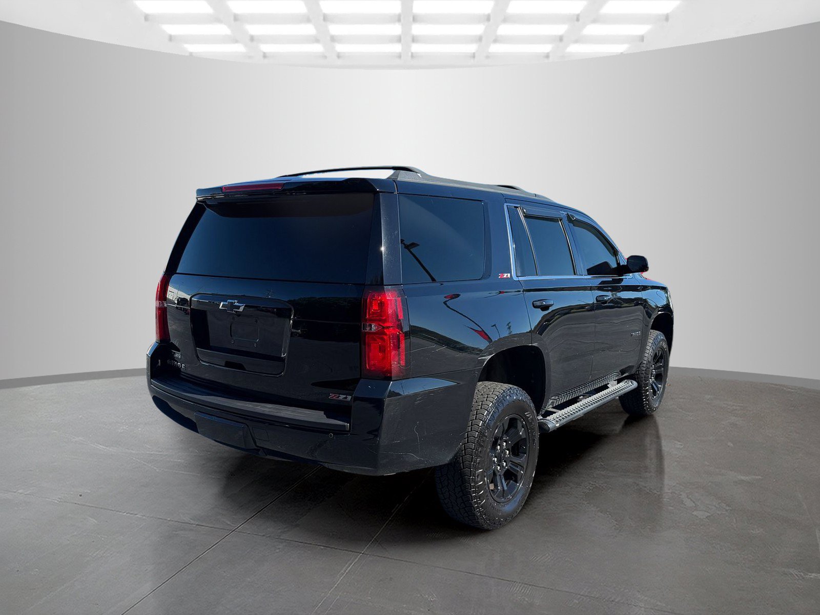 Used 2017 Chevrolet Tahoe LT w/ Luxury Package AWD/4WD image 7
