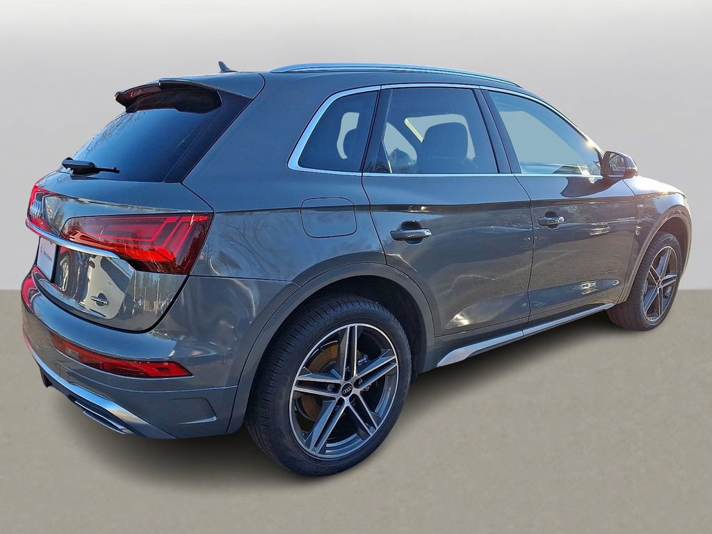 Used 2023 Audi Q5 e Premium w/ Convenience Package image 4