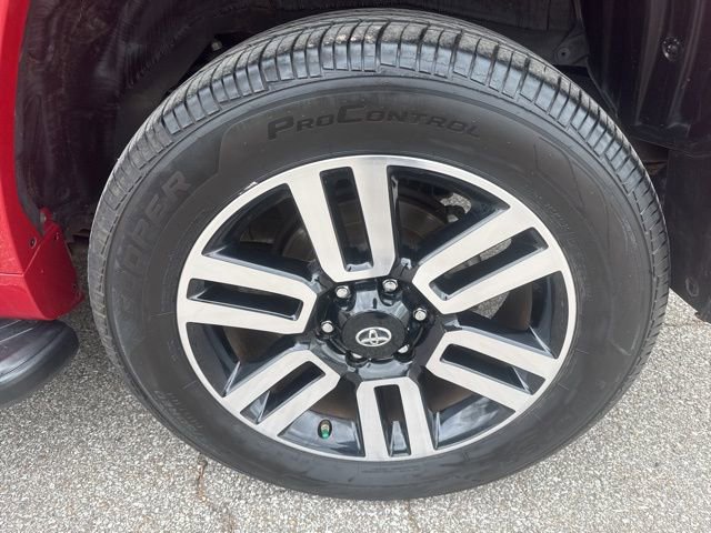 Used 2020 Toyota 4Runner Limited image 13