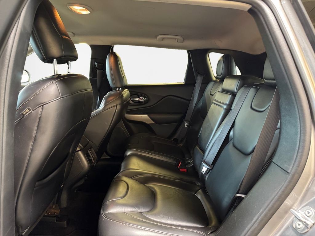 Used 2017 Jeep Cherokee Limited AWD/4WD image 24
