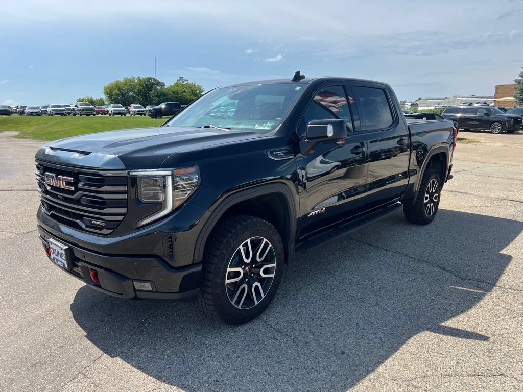 Used 2023 GMC Sierra 1500 AT4 w/ AT4 Premium Package AWD/4WD image 5