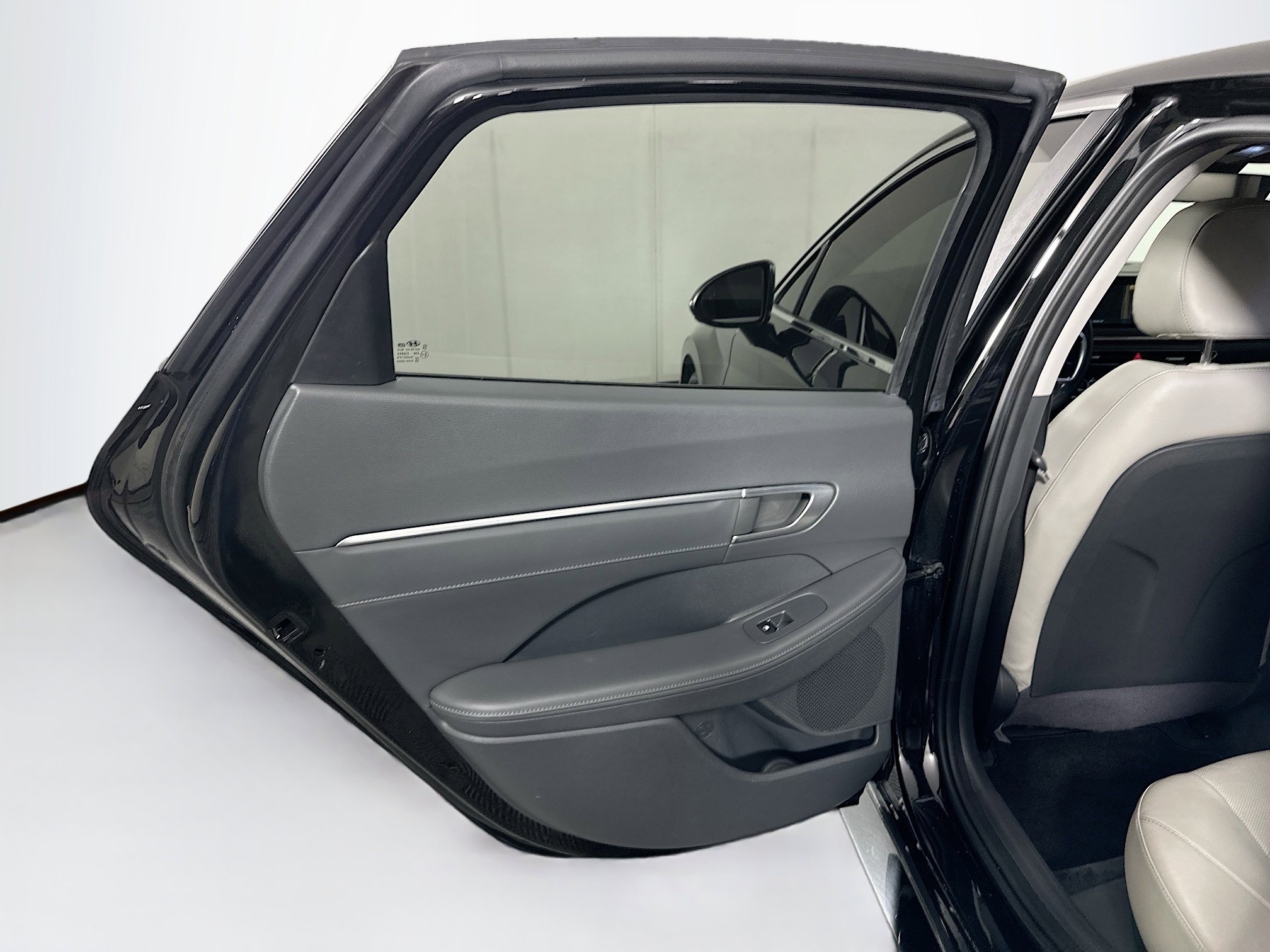 Used 2020 Hyundai Sonata Limited w/ Cargo Package FWD image 27