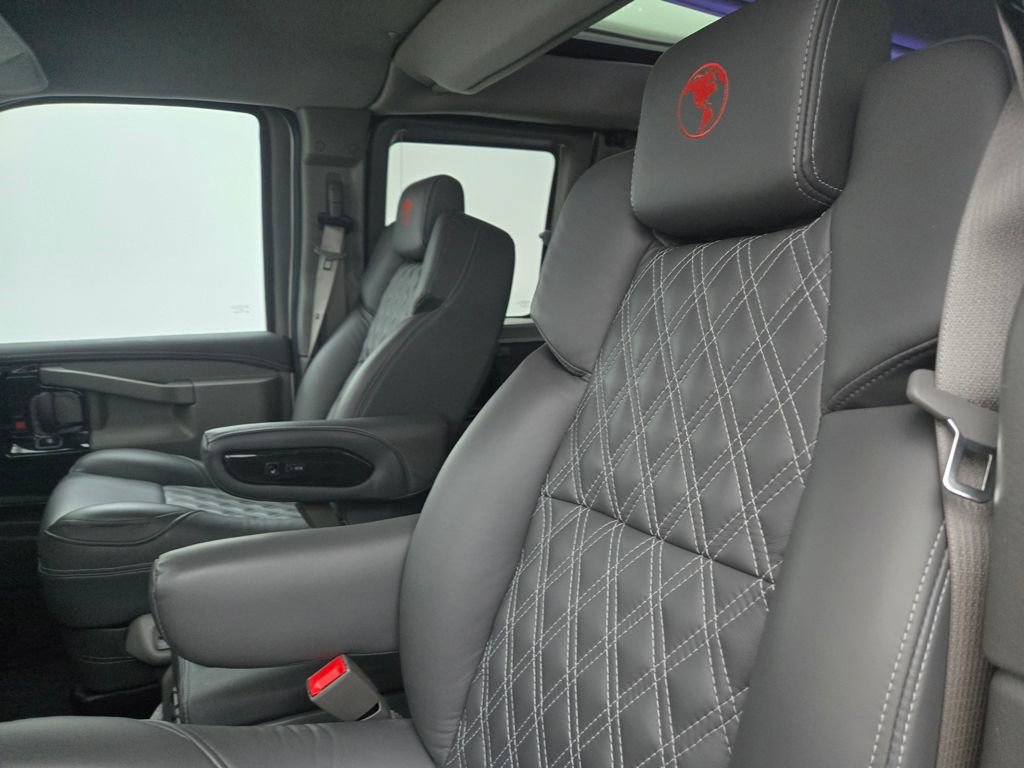 Used 2023 GMC Savana 2500 image 16
