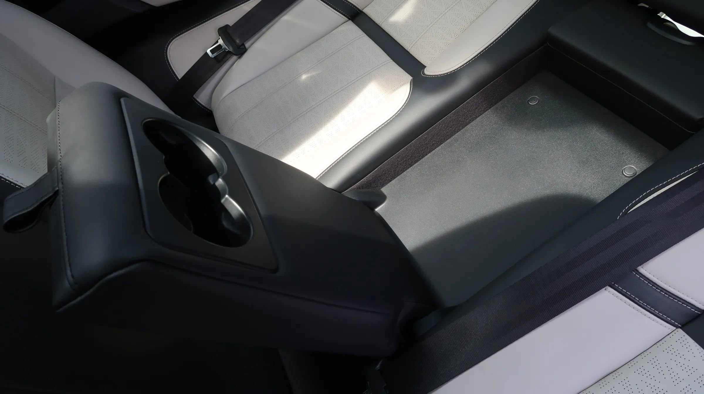 Used 2018 Land Rover Range Rover Velar image 45