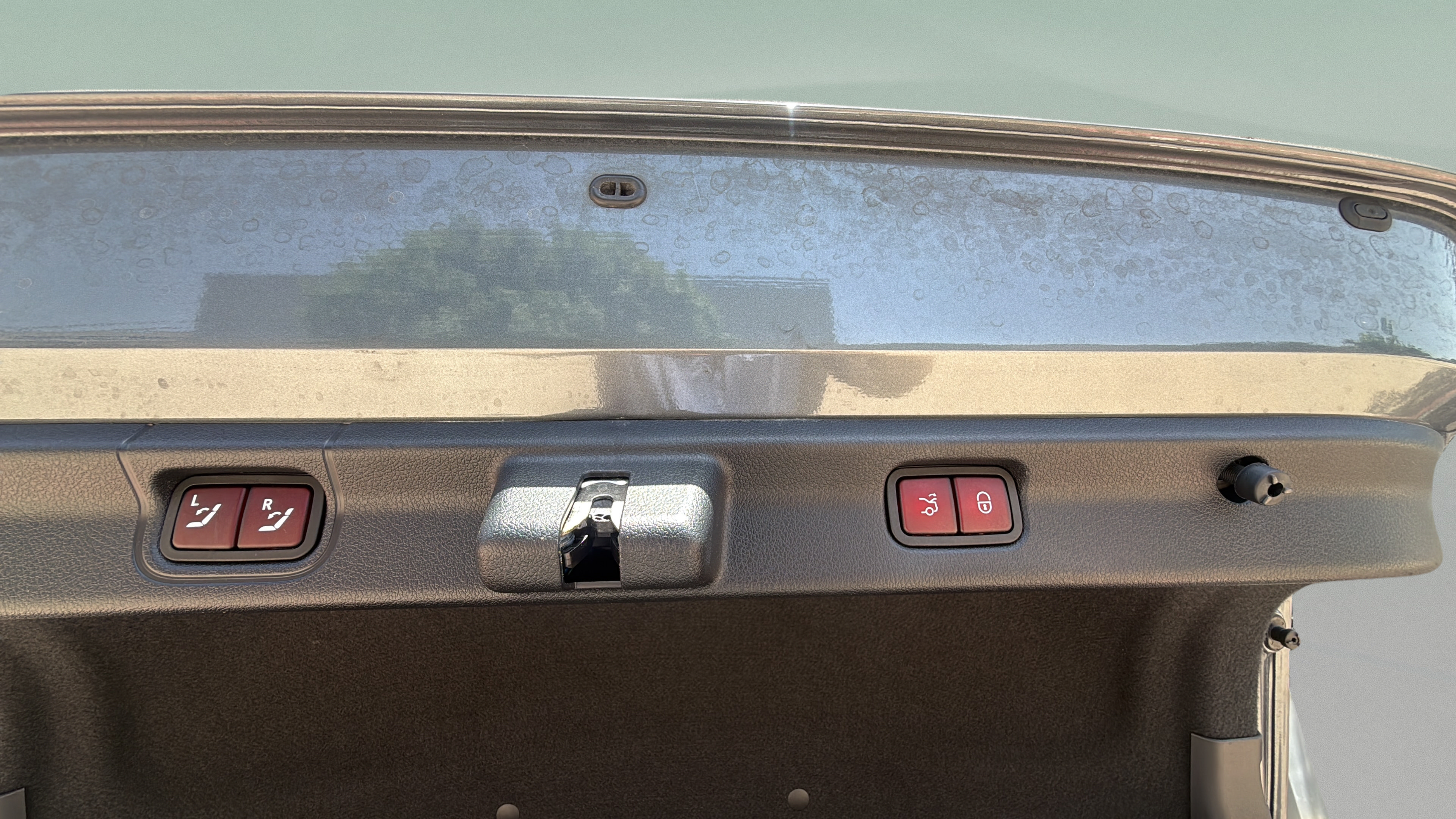 Used 2023 Mercedes-Benz EQE 500 4MATIC Sedan w/ Exclusive Trim Package image 27