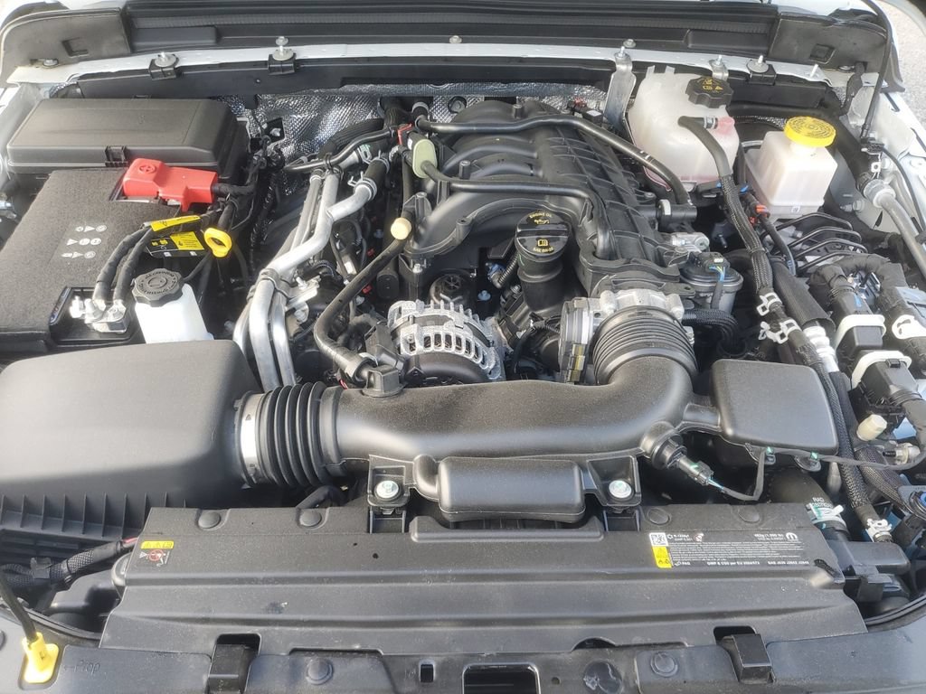 Used 2025 Jeep Gladiator Mojave AWD/4WD image 27