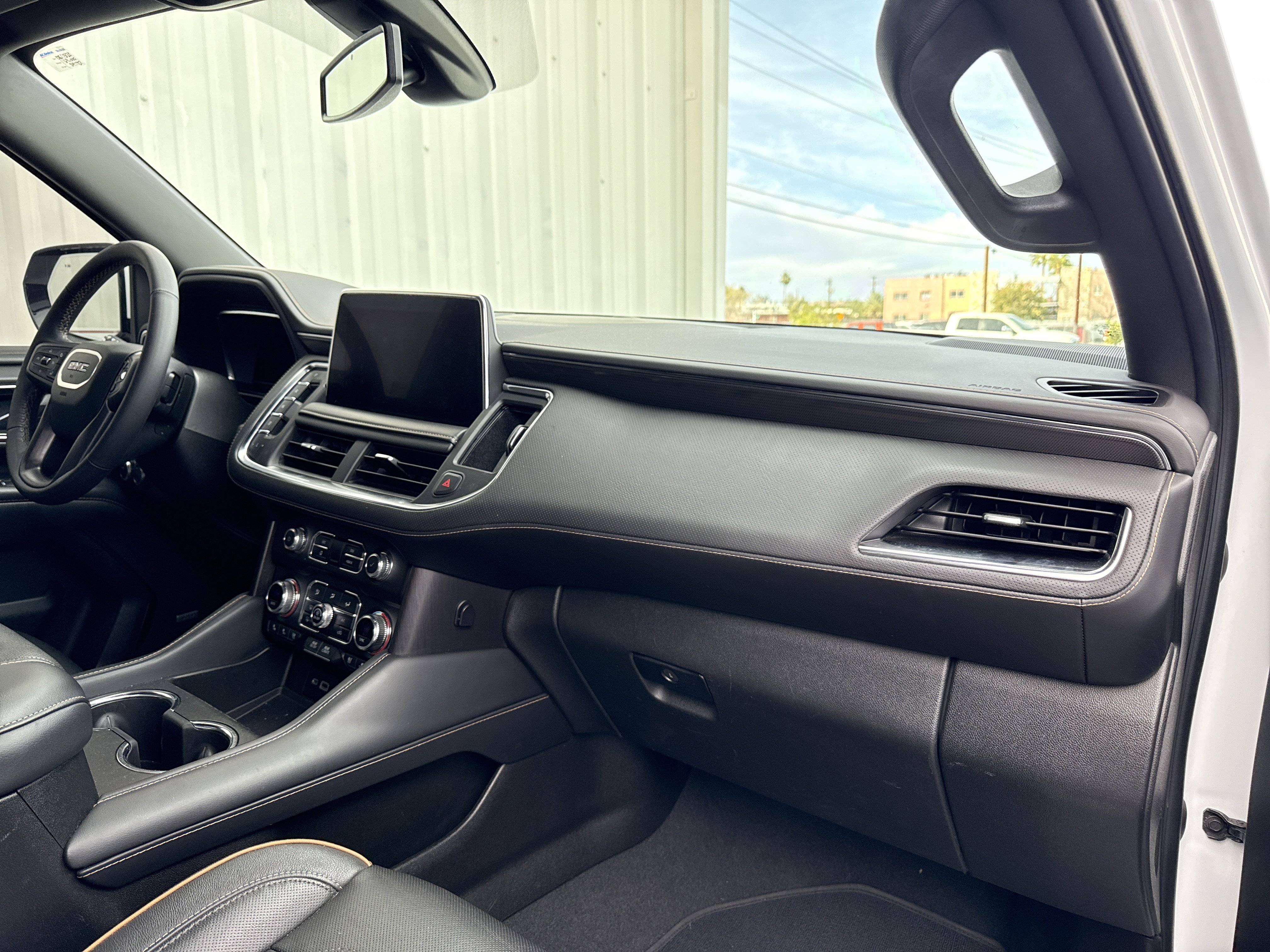 Used 2022 GMC Yukon AT4 image 48