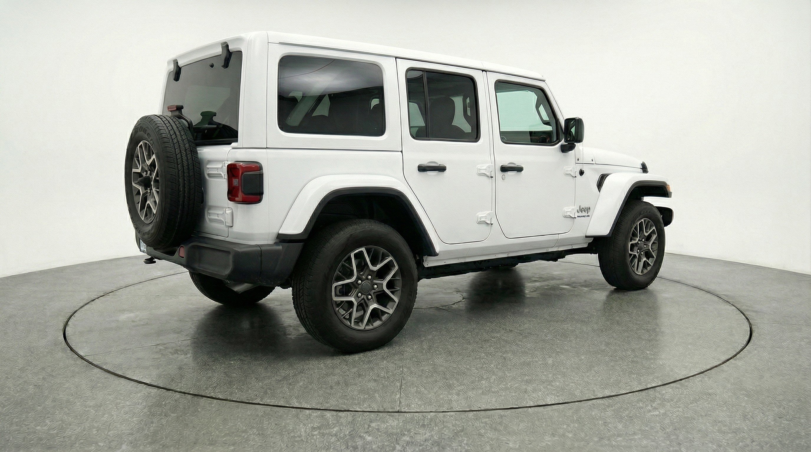 Used 2025 Jeep Wrangler Sahara image 9
