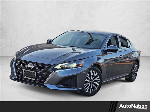 Used 2023 Nissan Altima 2.5 SV