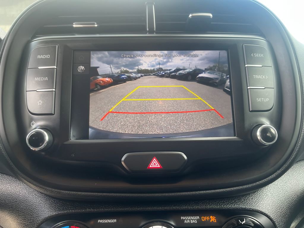 Used 2025 Kia Soul LX w/ LX Technology Package FWD image 33