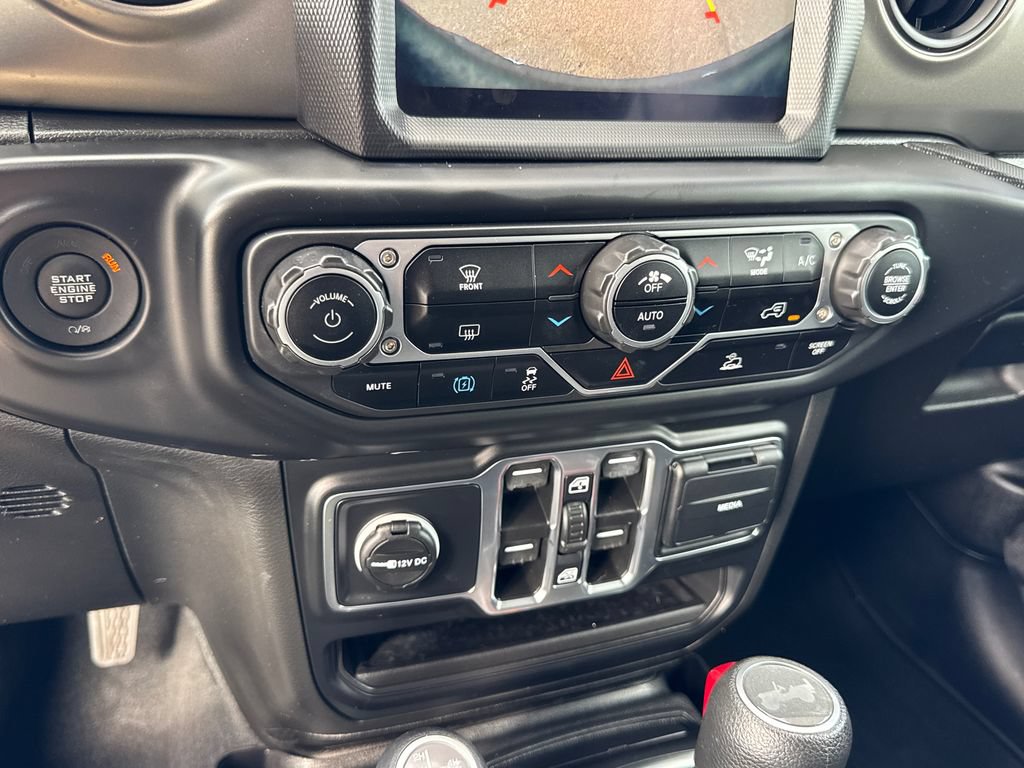 Certified 2023 Jeep Wrangler Unlimited w/ 8.4" Radio Group AWD/4WD image 31