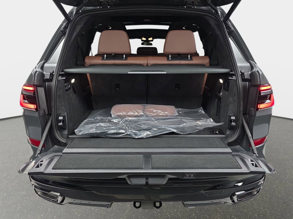 New 2026 BMW X7 xDrive40i w/ Executive Package image 13