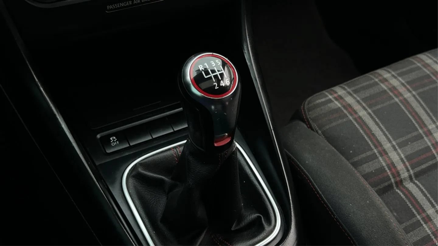 Used 2011 Volkswagen GTI 2-Door FWD image 11