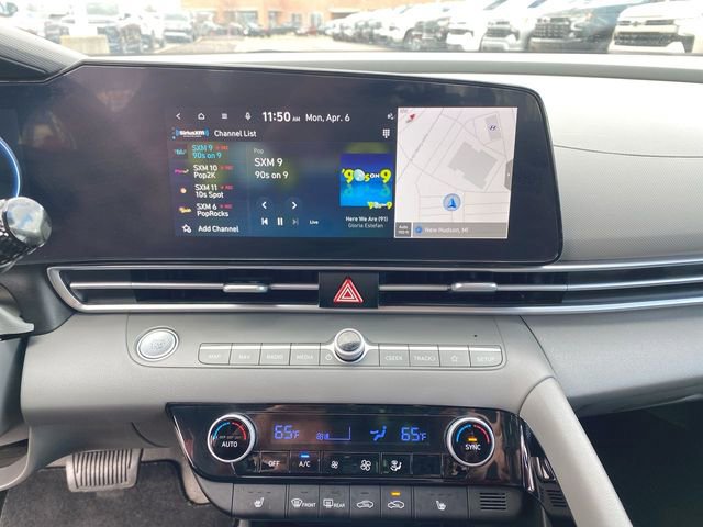 Used 2023 Hyundai Elantra SEL w/ Convenience Package image 5