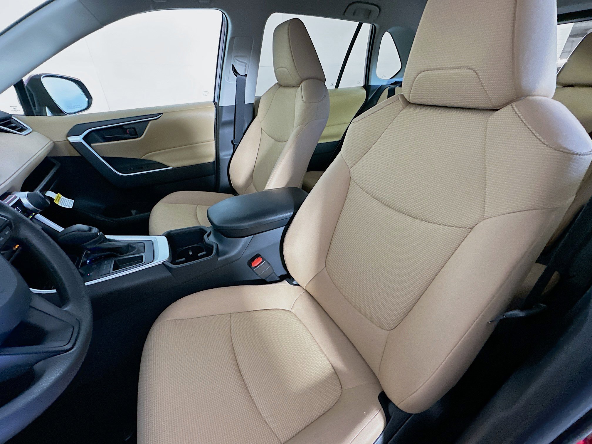 Used 2025 Toyota RAV4 LE image 13