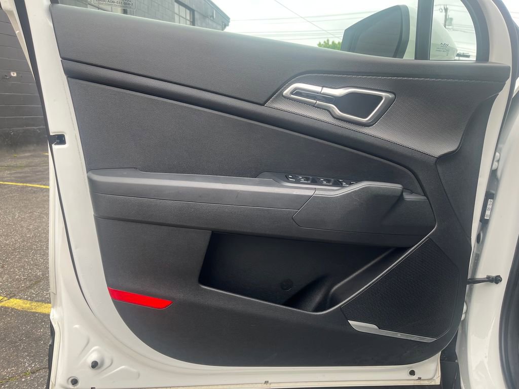 Used 2025 Kia Sportage LX AWD/4WD image 20