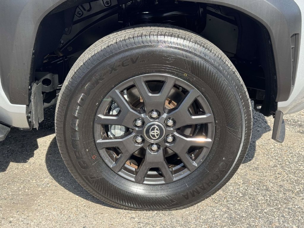 Certified 2025 Toyota 4Runner SR5 AWD/4WD image 26