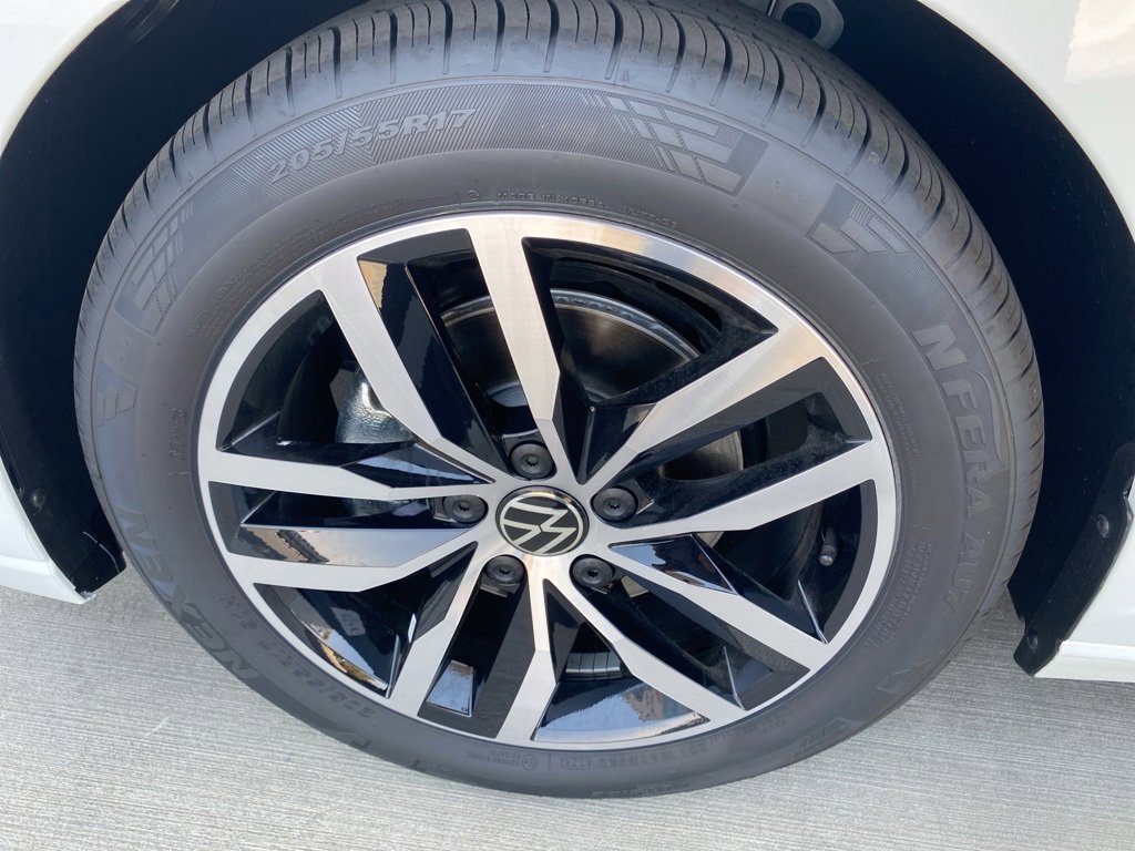 New 2025 Volkswagen Jetta SE image 29