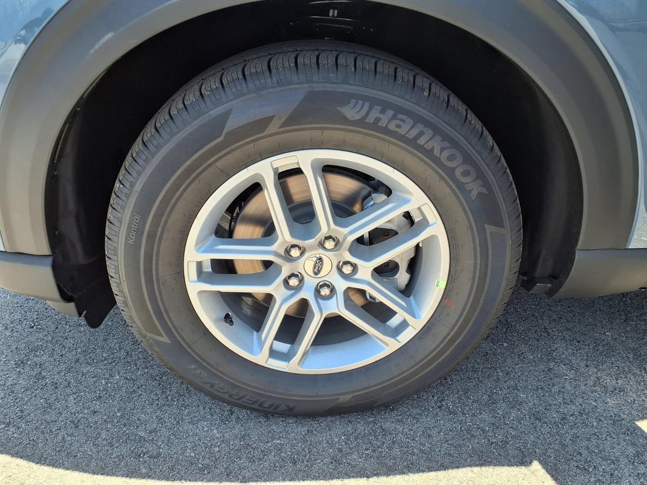 New 2026 Ford Explorer Active w/ Active Comfort Package RWD image 24