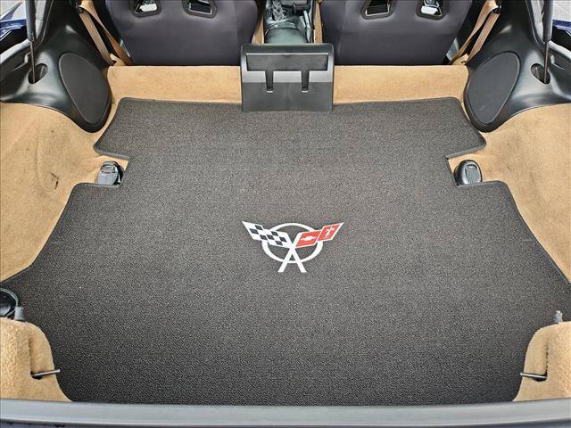 Used 2000 Chevrolet Corvette Coupe w/ Roof Pkg RWD image 6
