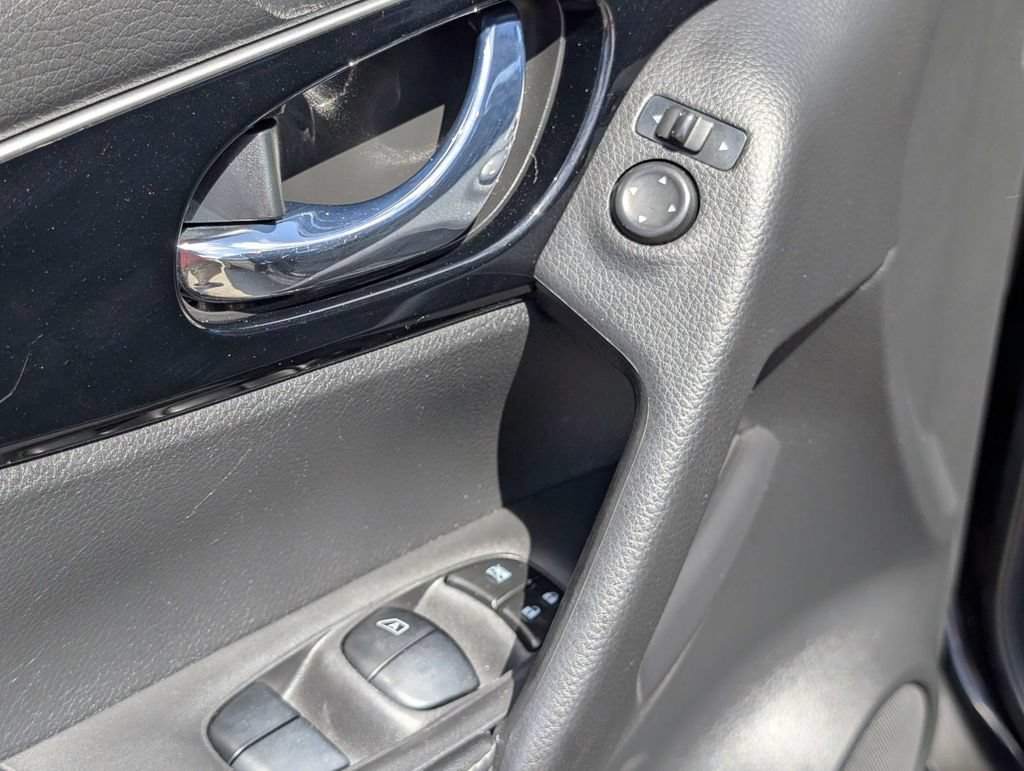 Used 2017 Nissan Rogue Sport SL FWD image 15