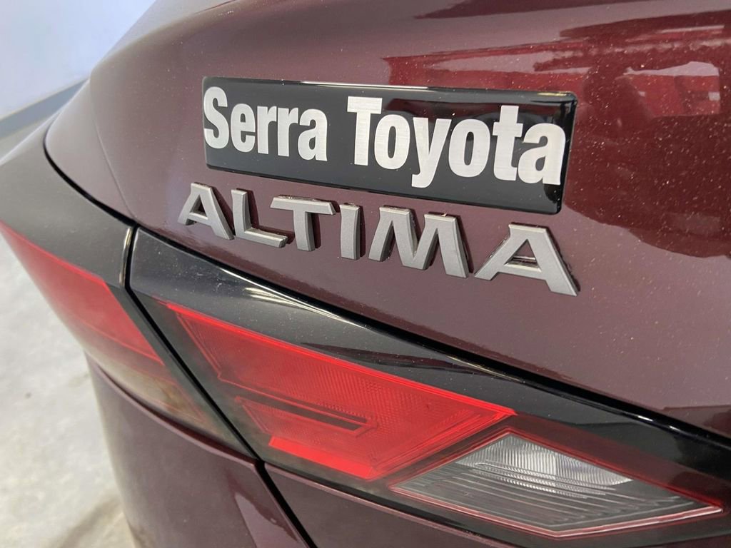 Used 2025 Nissan Altima 2.5 SV FWD image 10