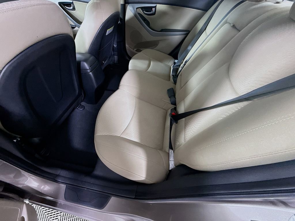 Used 2014 Hyundai Elantra SE w/ Option Group 02 FWD image 26