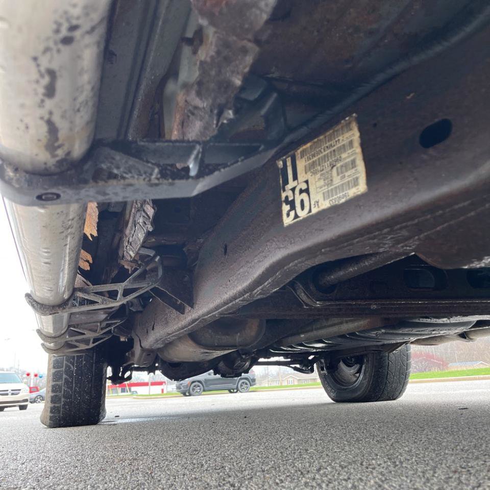 Used 2003 Chevrolet Avalanche 4x4 w/ Suspension Package, Off-Road image 30