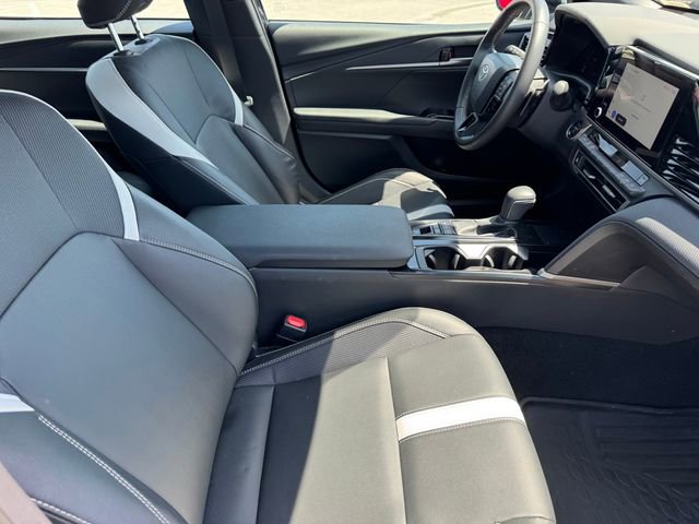 Used 2025 Toyota Camry SE w/ Convenience Package FWD image 6