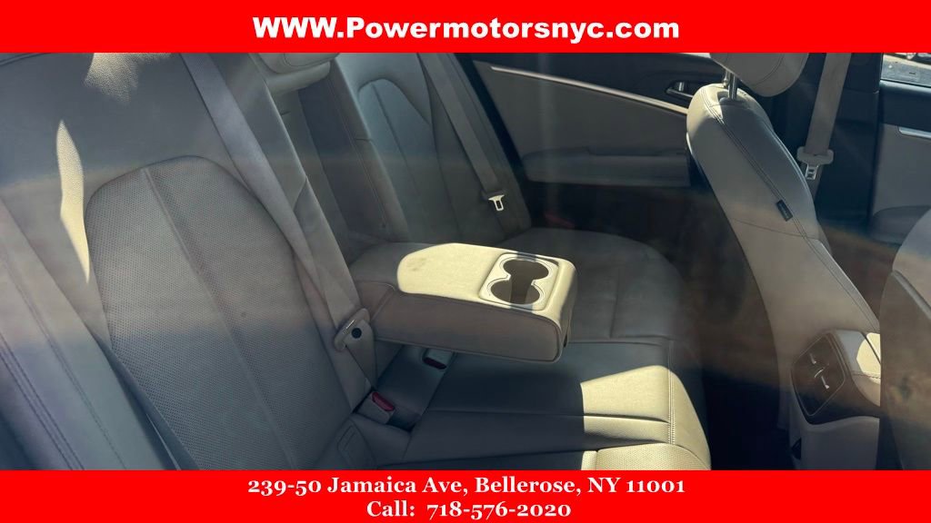 Used 2023 Genesis G70 2.0T image 18