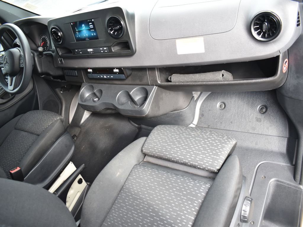 Used 2024 Mercedes-Benz Sprinter 2500 image 23