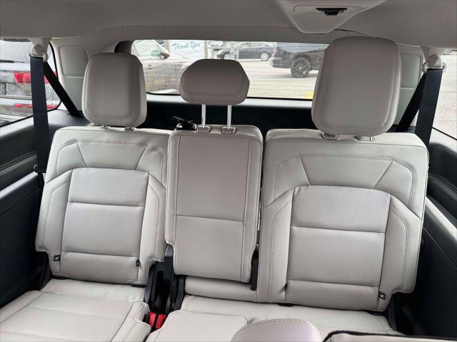 Used 2025 Lincoln Navigator L Reserve image 12