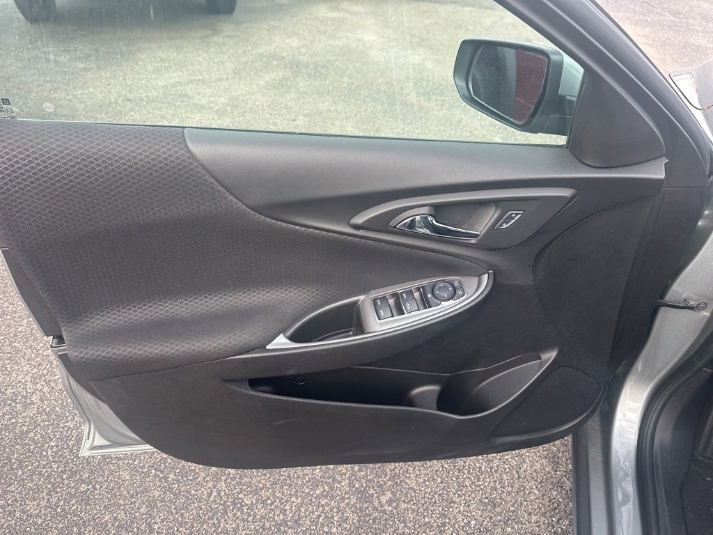 Used 2025 Chevrolet Malibu LT image 29