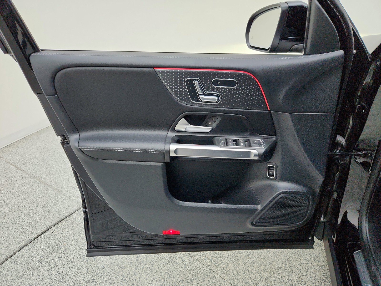 Certified 2024 Mercedes-Benz GLB 250 image 44